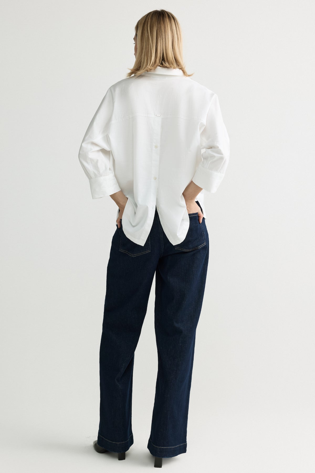 14266-09-0161_5_ecom.jpg